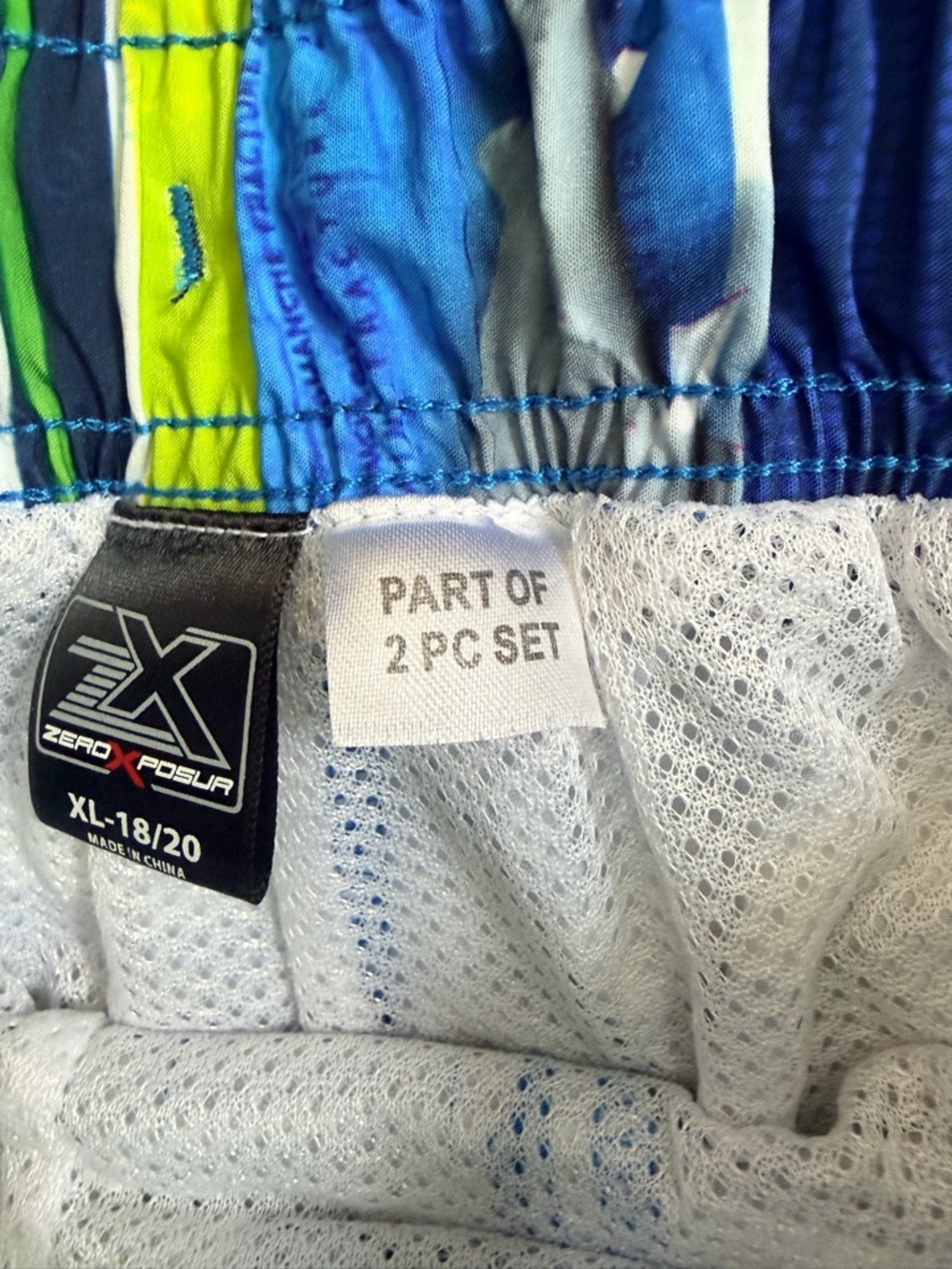 ZeroXposur Navy Rash Guard with Blue & Green Shark Swim Shorts 18-20 - Picture 6 of 11